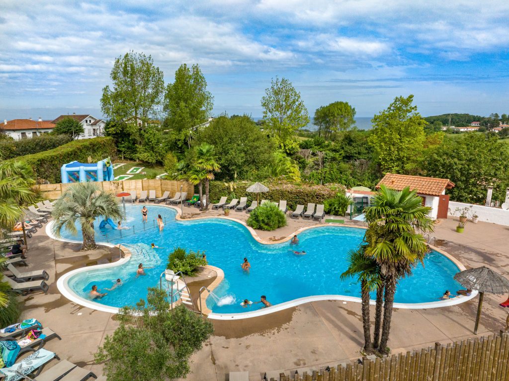 Camping Atlantica - vue piscine parc aquatique saint jean de luz